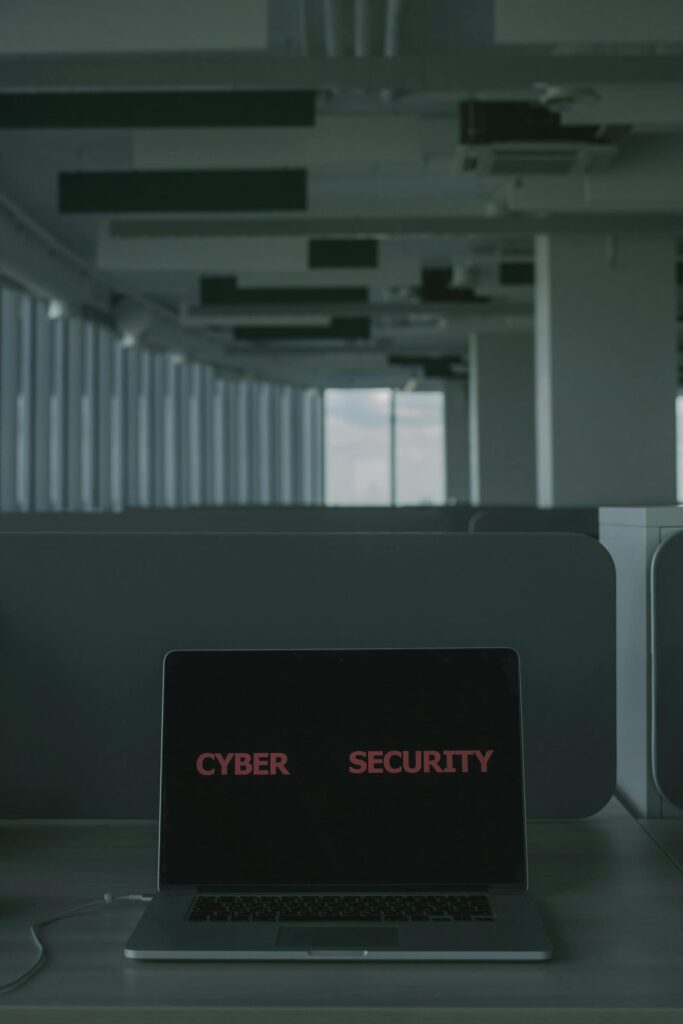 Hemelvaartsdag en het lange weekend: 7 cyberrisico’s voor het MKB en zo wapen je je in een uur