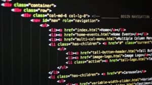 Code op een terminal die het terugzetten van een WordPress backup symboliseert